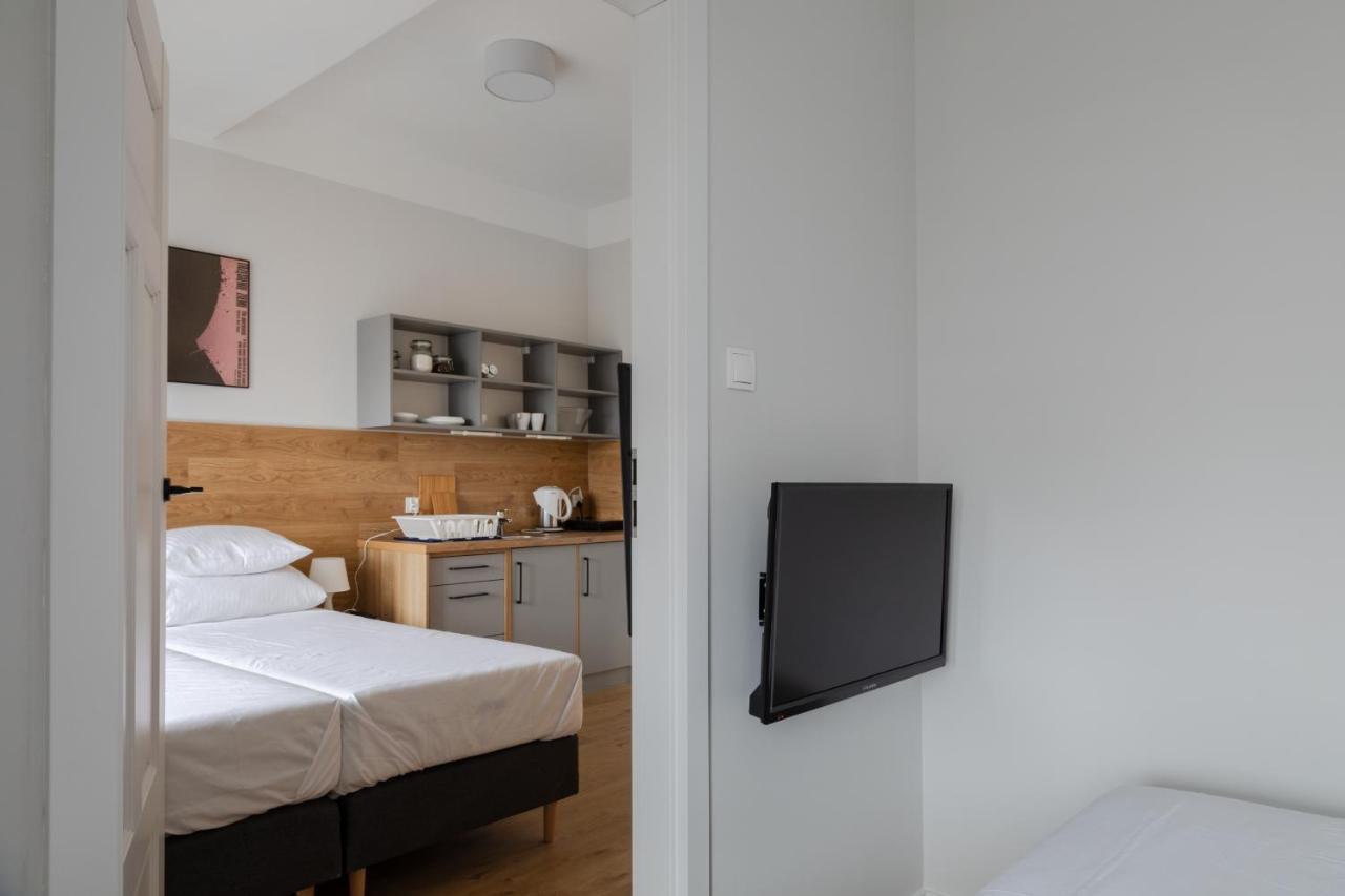 MoHo XL Hostel Breslavia Esterno foto