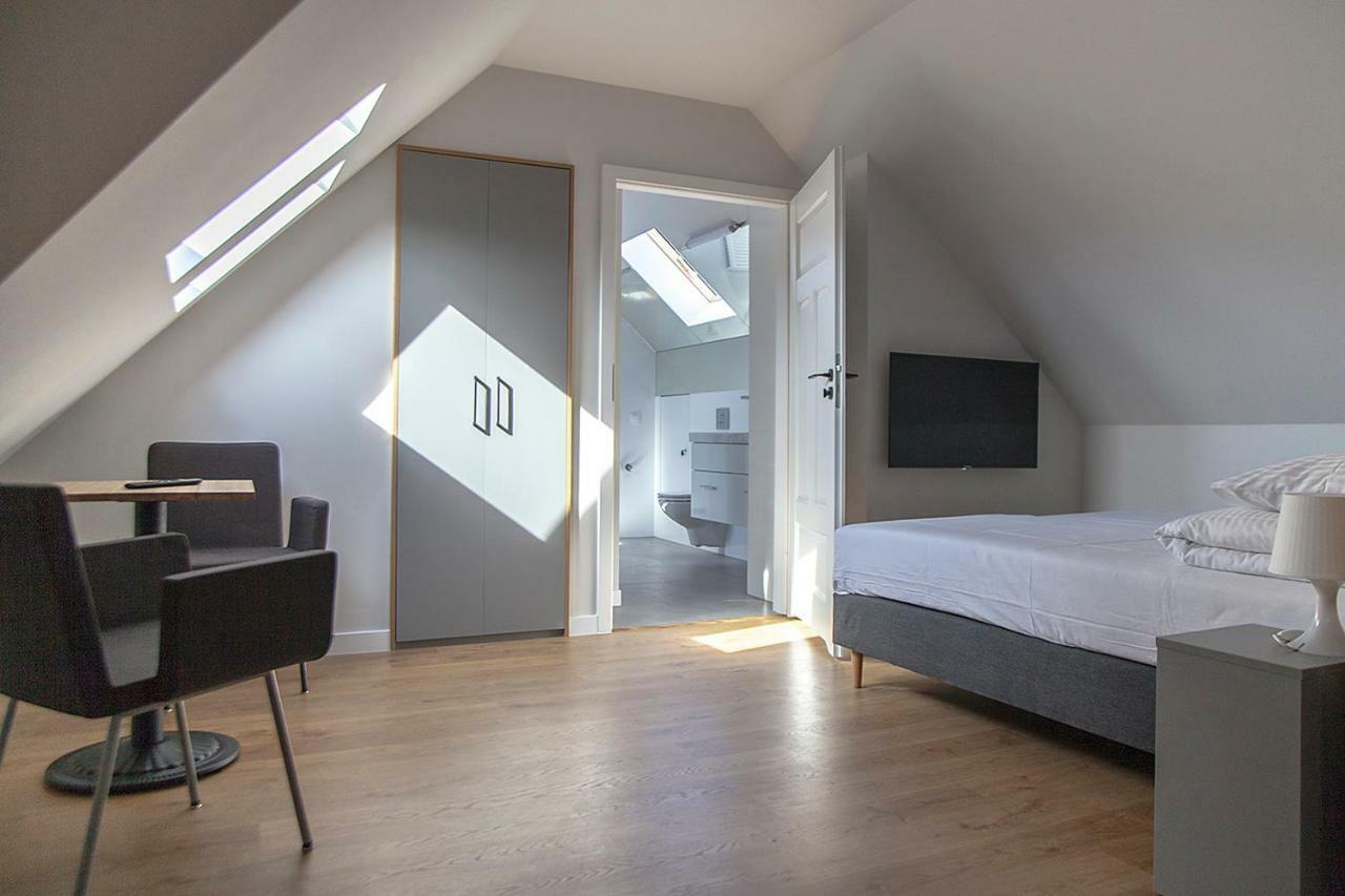 MoHo XL Hostel Breslavia Esterno foto