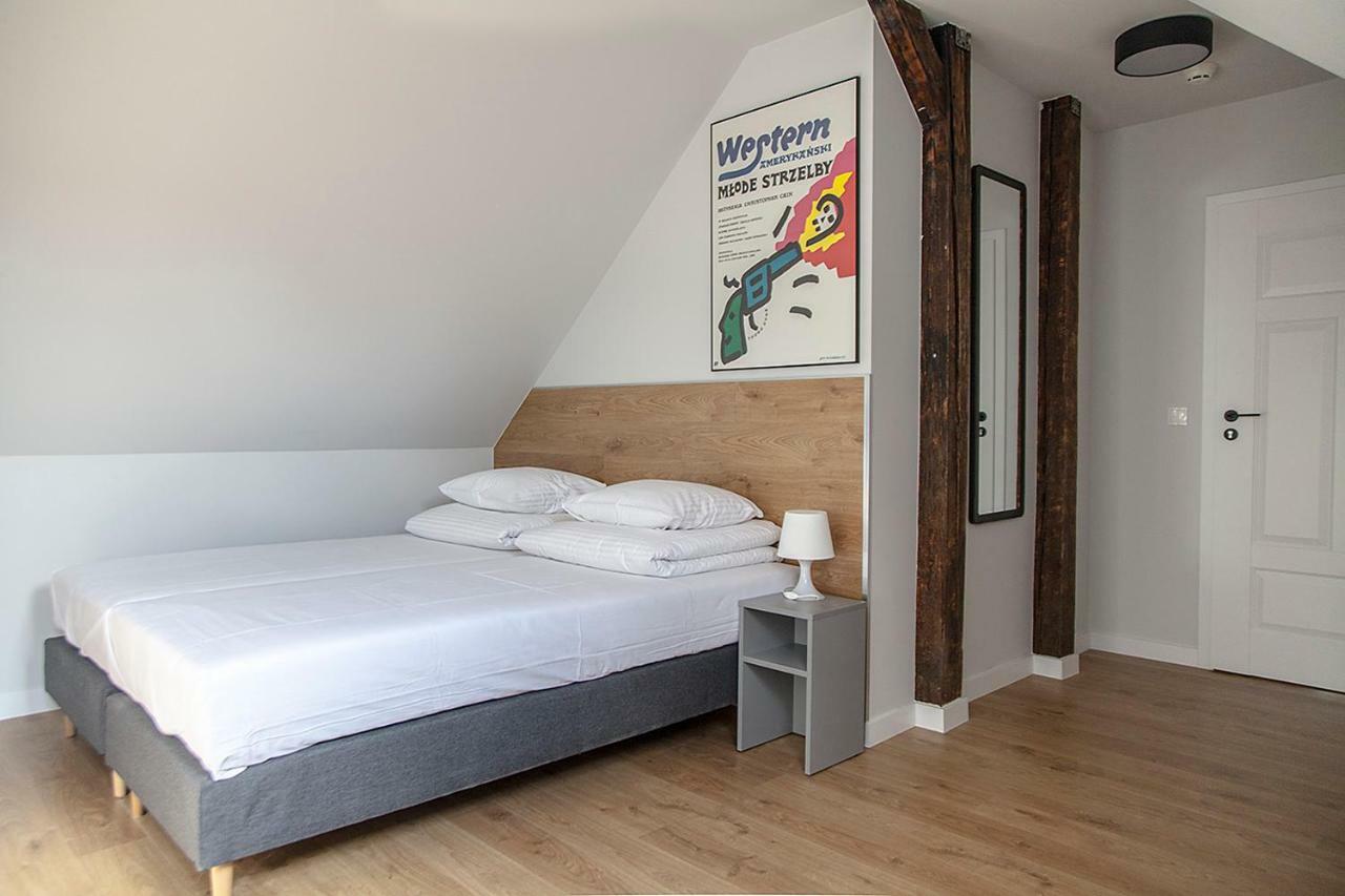 MoHo XL Hostel Breslavia Esterno foto